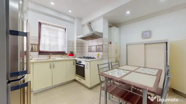 Vânzare apartament 2 camere Ghimbav, mobilat, utilat complet, loc parcare inclus