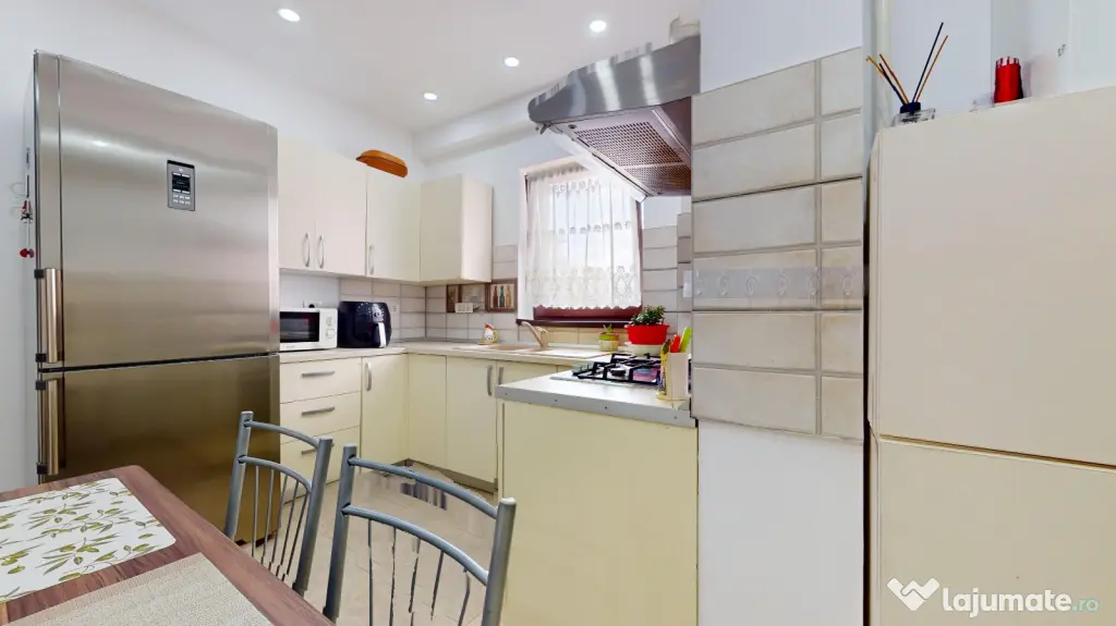Vânzare apartament 2 camere Ghimbav, mobilat, utilat complet, loc parcare inclus