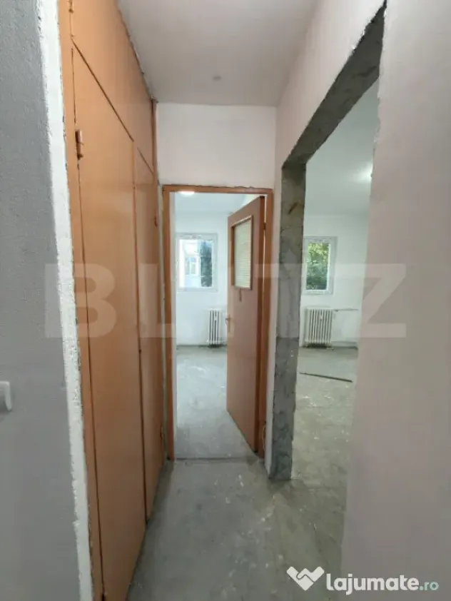 Apartament 4 camere, 69mp, zona Malu Rosu