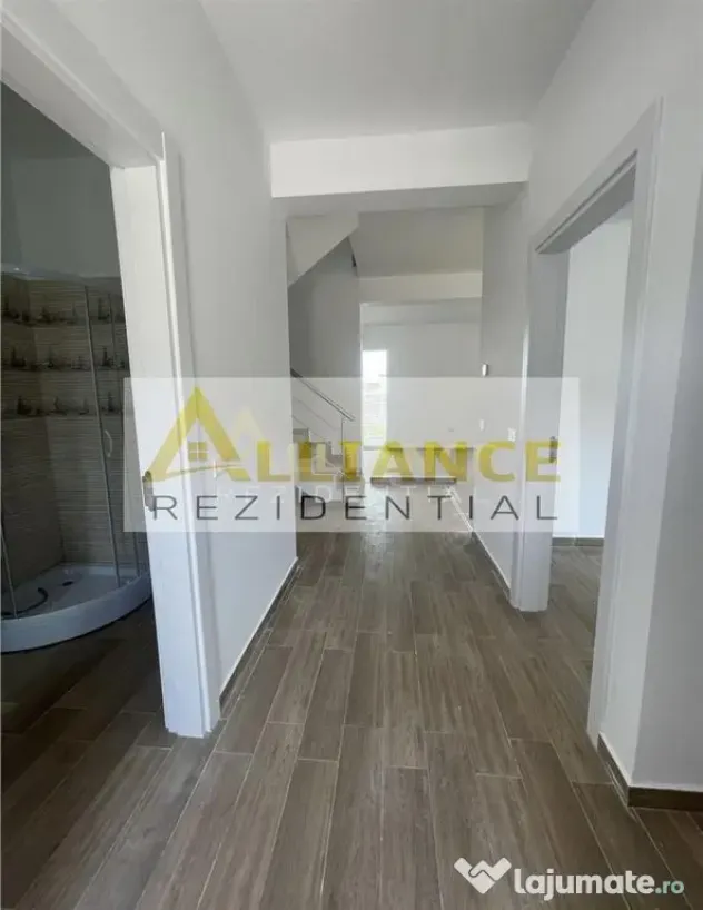 Vila noua 4 camere pe Strada Miorita