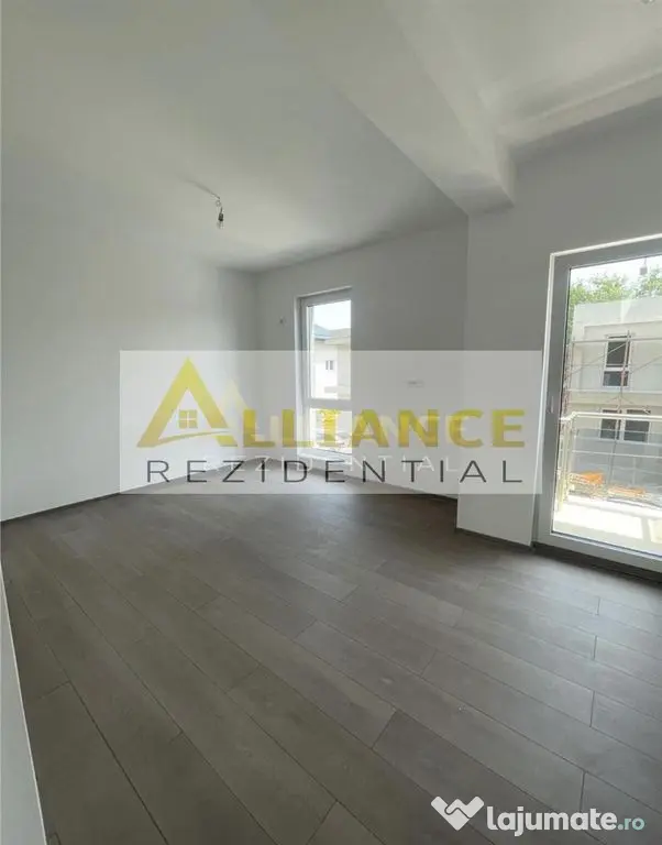 Vila noua 4 camere pe Strada Miorita