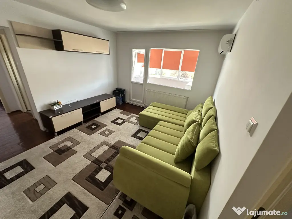 Vand apartament 2 camere semidecomandat