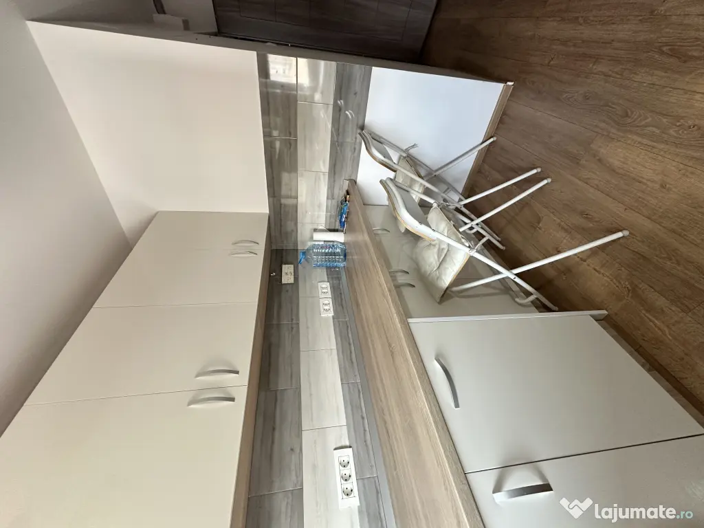 Vand apartament 2 camere semidecomandat