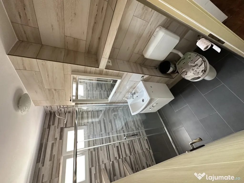 Vand apartament 2 camere semidecomandat