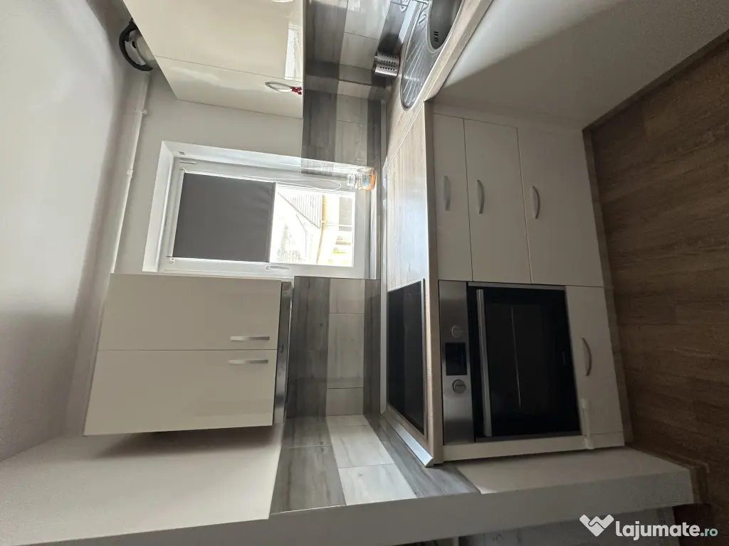 Vand apartament 2 camere semidecomandat
