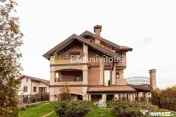 Vila impunătoare in stil italian - Ștefănești, Argeș
