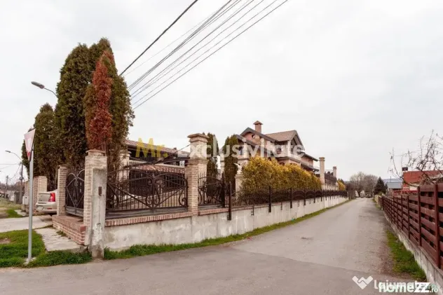 Vila impunătoare in stil italian - Ștefănești, Argeș