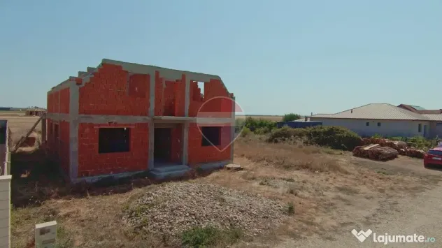Casă la roșu de vânzare, 138 mp utili – Livada, Bihor