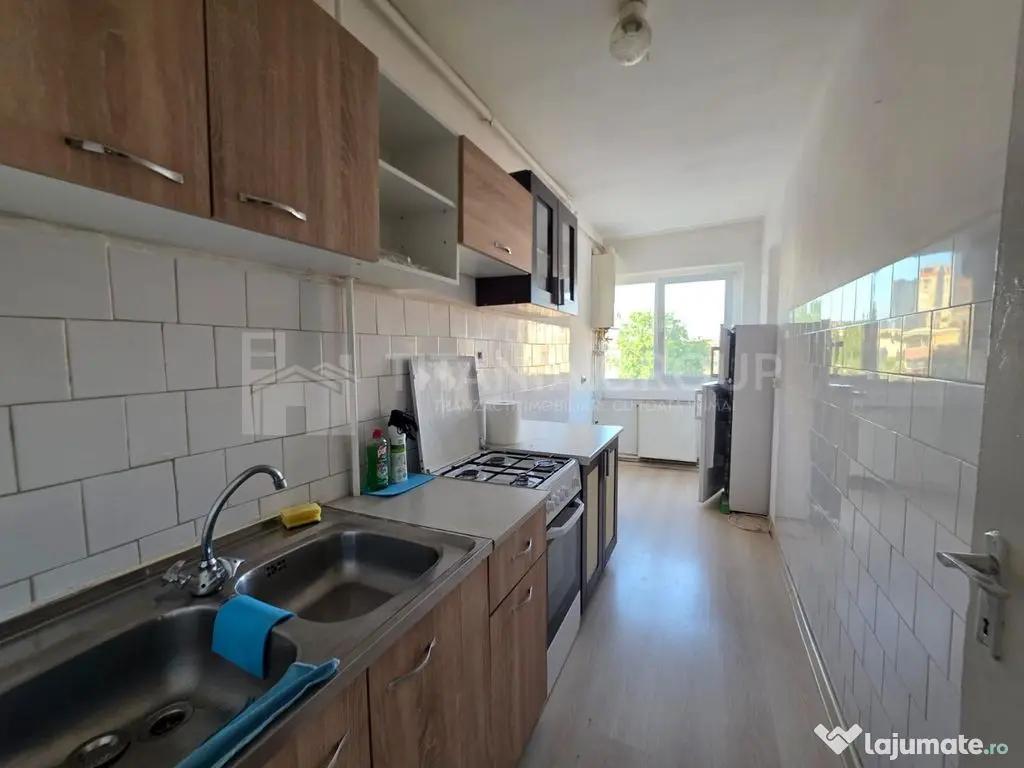 Garsonieră decomandată, etaj intermediar - zona Astra