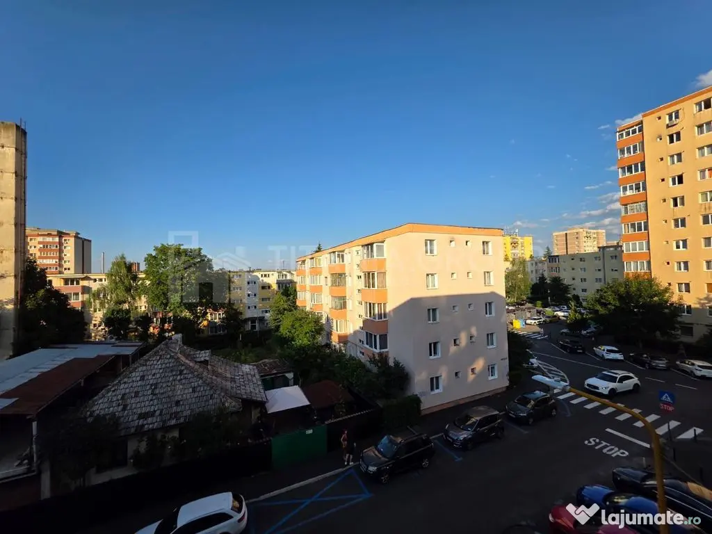 Garsonieră decomandată, etaj intermediar - zona Astra
