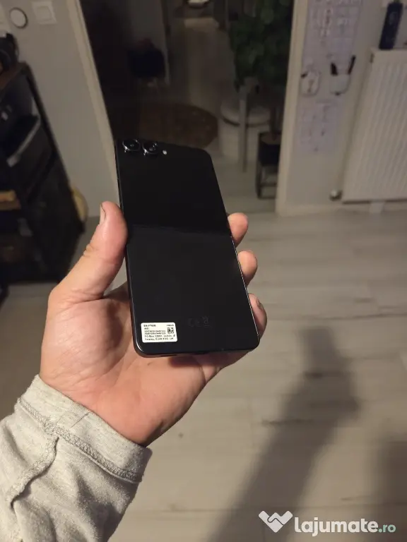Samsung Galaxy Z Flip 7 5G - 256
