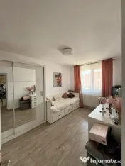 Apartament 3 camere, 59 mp, Porii