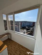 Vand apartament 2 camere 37,5 mp+balcon 3,5mp zona Dambul Ro