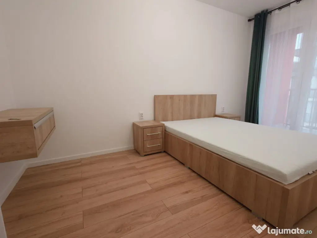 Vand apartament 2 camere zona Parcului Poligon