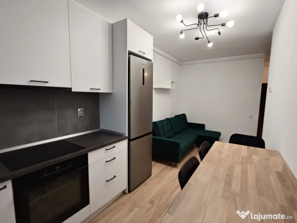Vand apartament 2 camere zona Parcului Poligon