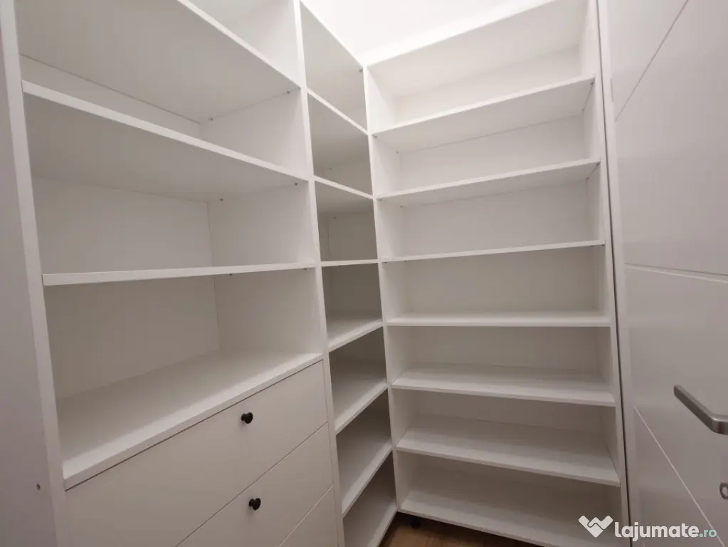 Vand apartament 2 camere zona Parcului Poligon