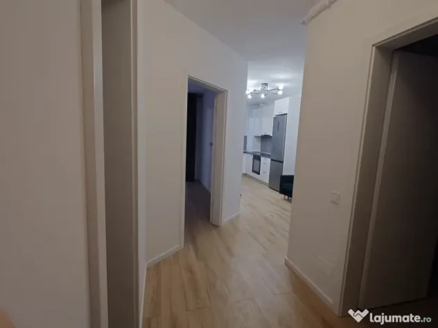 Vand apartament 2 camere zona Parcului Poligon