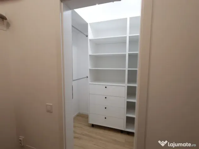 Vand apartament 2 camere zona Parcului Poligon