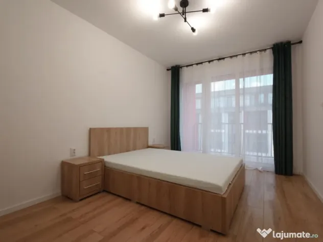 Vand apartament 2 camere zona Parcului Poligon