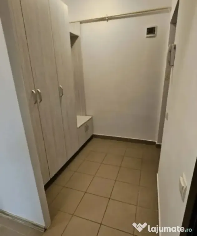 Apartament cu GRADINA 2 camere 2 parcari INCLUSE zona Eroilo