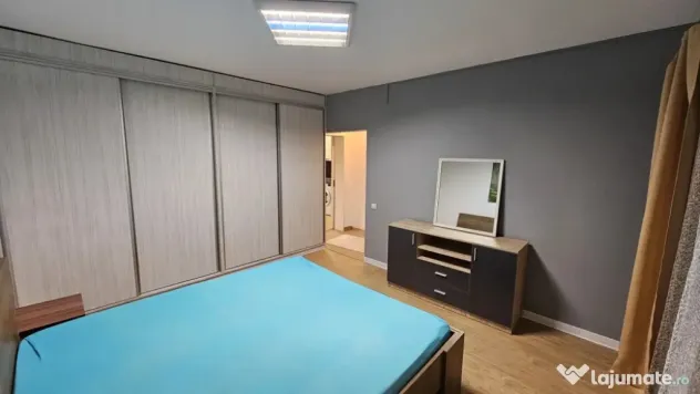 Apartament cu GRADINA 2 camere 2 parcari INCLUSE zona Eroilo