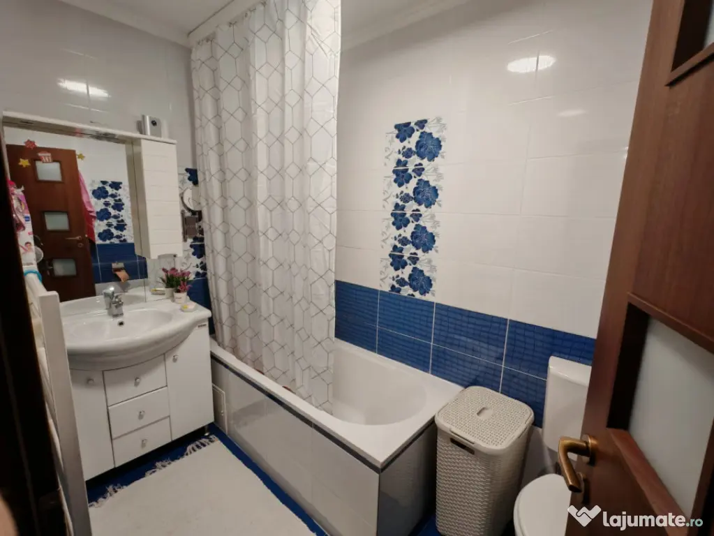 Apartament 3 camere , 64.2 mp ,Zona Terra, Floresti