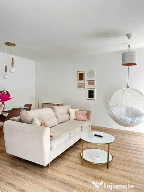 Apartament 2 camere, 60 MP+ Parcare, Zona VIVO , Floresti