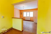 Accesibilitate si farmecul unei case cu garaj, locatie de re 