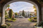 Accesibilitate si farmecul unei case cu garaj, locatie de re