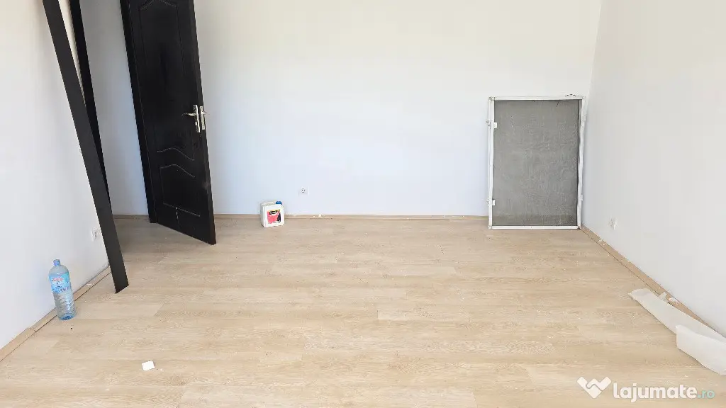 Vand apartament cu 2 camere decomandat Deva, zona Eminescu (Politie)