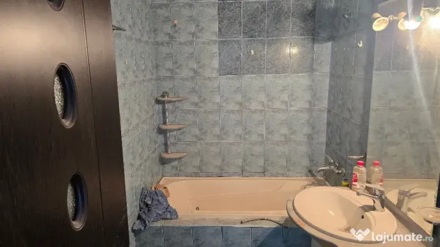 Vand apartament cu 2 camere decomandat Deva, zona Eminescu (Politie)