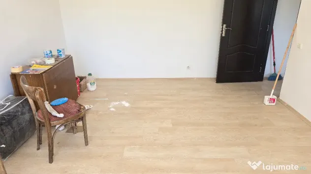 Vand apartament cu 2 camere decomandat Deva, zona Eminescu (Politie)