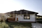 Casă nouă cu 4 camere, 2 băi, terasă si 6 ari de teren ? 