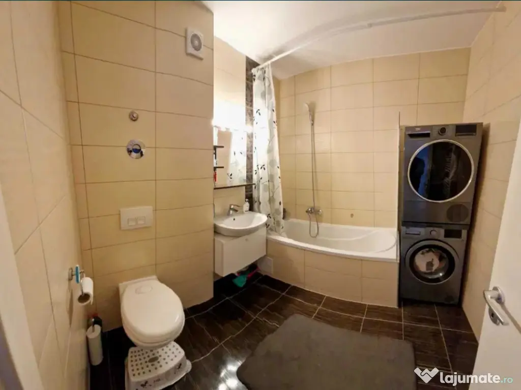 Apartament cu 3 camere, decomandat - zona Avantgarden