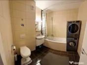 Apartament cu 3 camere, decomandat - zona Avantgarden