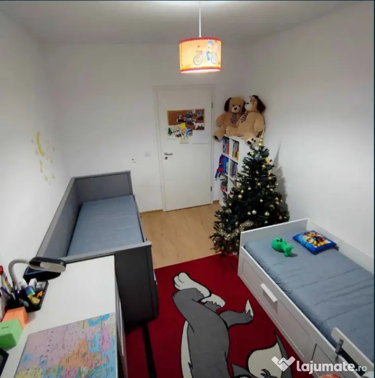 Apartament cu 3 camere, decomandat - zona Avantgarden