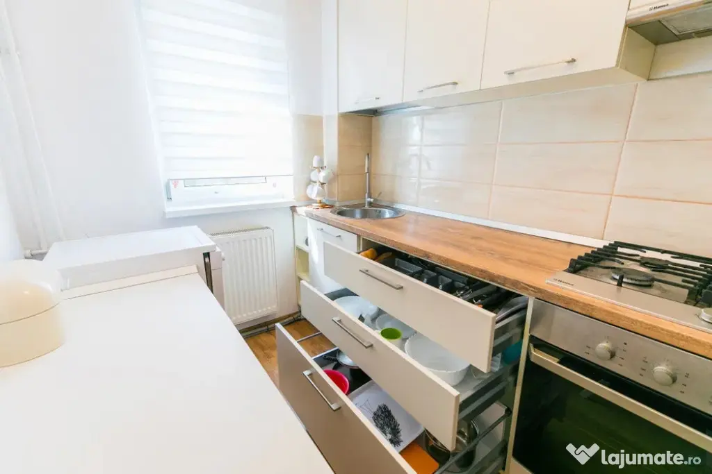 Apartament 3 camere, 53 mp, zona Craiovita Noua