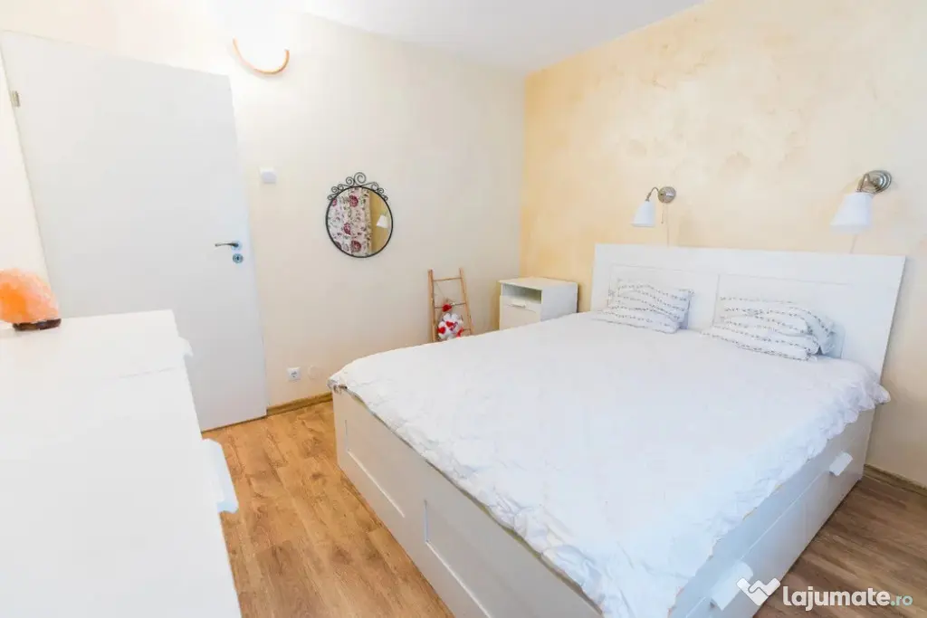 Apartament 3 camere, 53 mp, zona Craiovita Noua