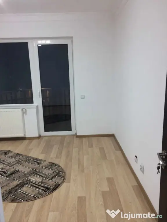 Vand apartament 2 camere 55mp+balcon 7mp zona Terra