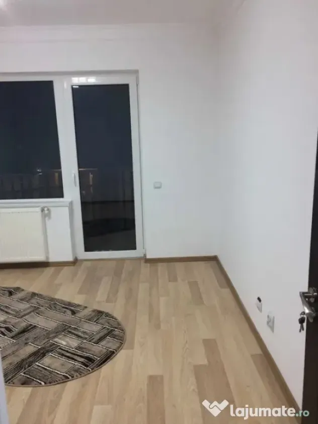 Vand apartament 2 camere 55mp+balcon 7mp zona Terra
