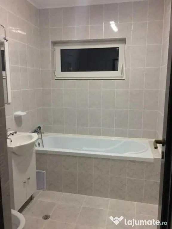 Vand apartament 2 camere 55mp+balcon 7mp zona Terra