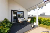 Casa la pret de apartament, curte individuala, terasa, toate 