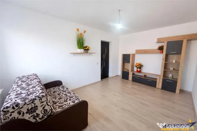 Casa la pret de apartament, curte individuala, terasa, toate