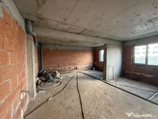 Spațiu comercial | 151 mp utili | Demisol înalt | Milit...