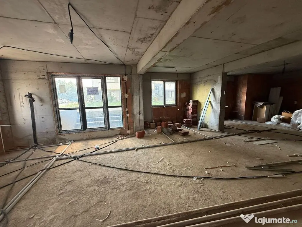 Spațiu comercial | 151 mp utili | Demisol înalt | Milit...