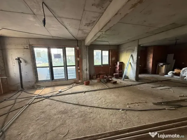 Spațiu comercial | 151 mp utili | Demisol înalt | Milit...