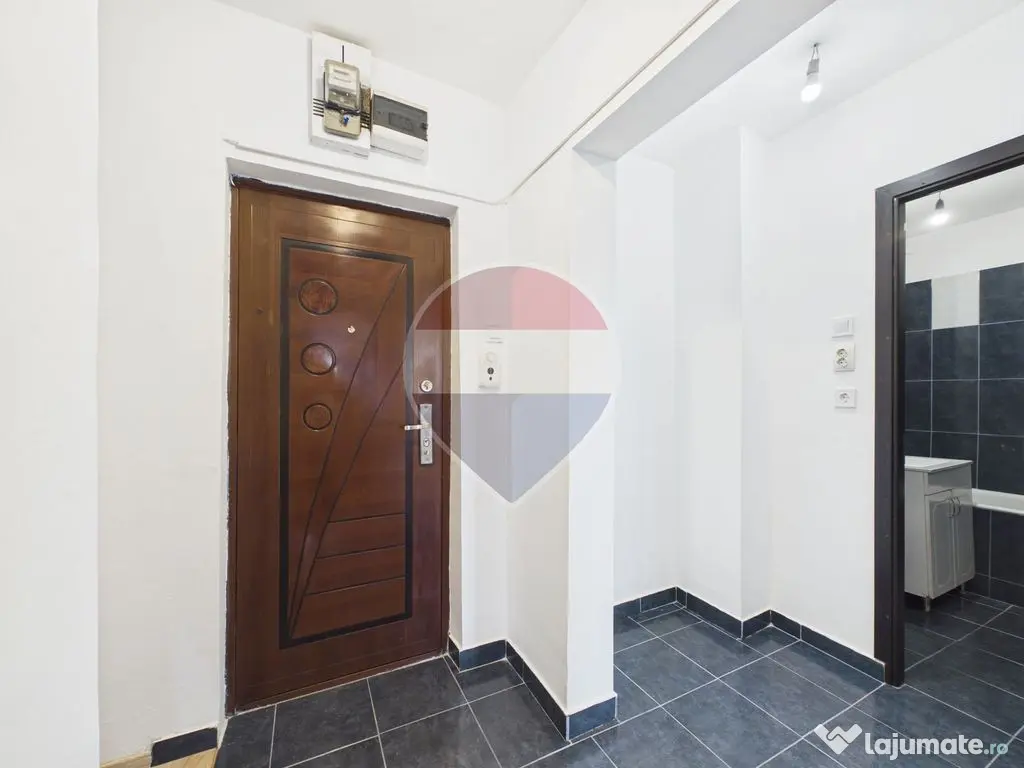 Garsoniera spatioasa si renovata in Rahova
