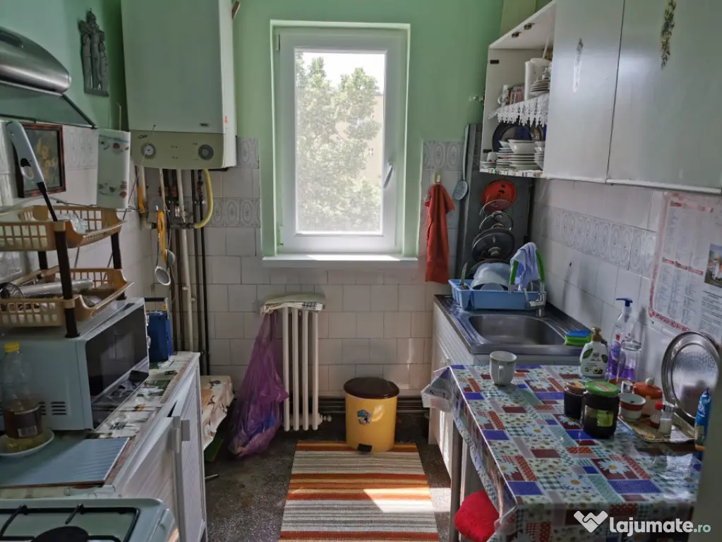 Apartament 4 camere, 65mp, zona Manastur