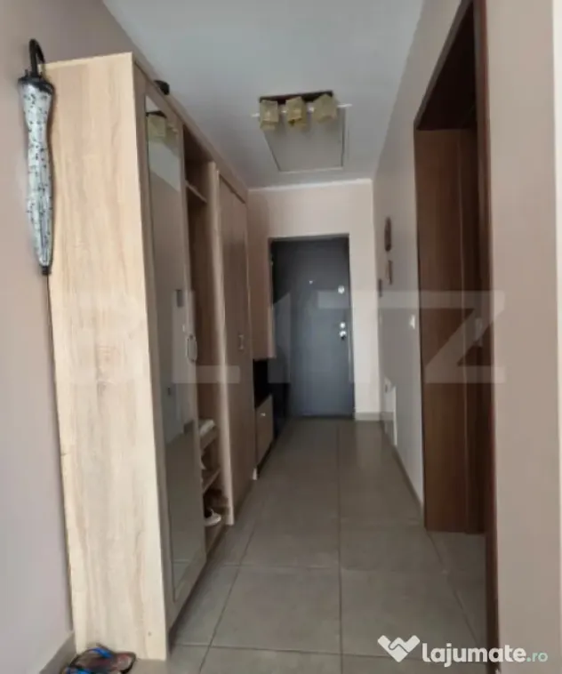 Apartament 3 camere, loc parcare, Curte