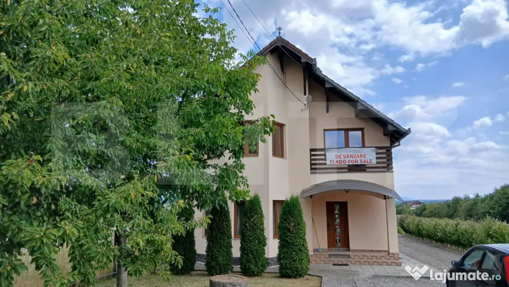 Vilă de vânzare în Reghin!